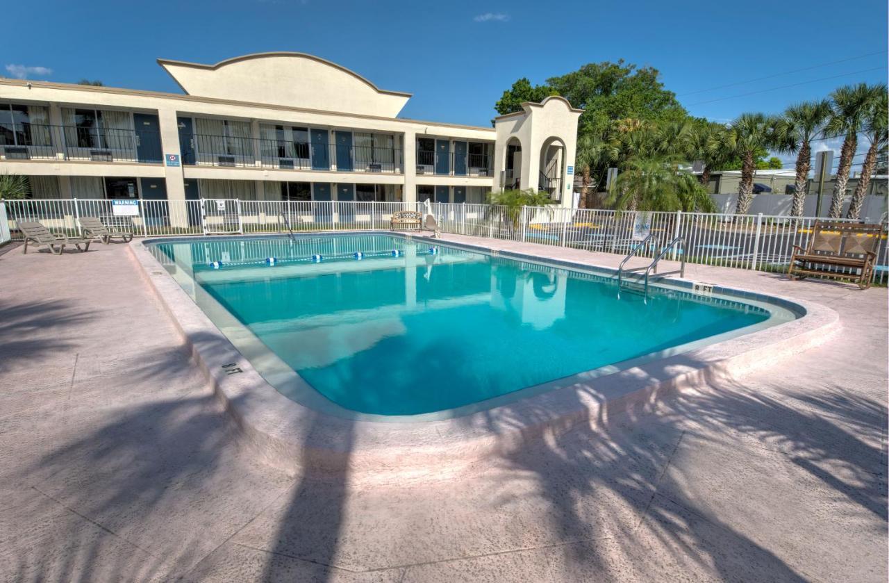 Bayside Inn Pinellas Park - Clearwater Exterior foto