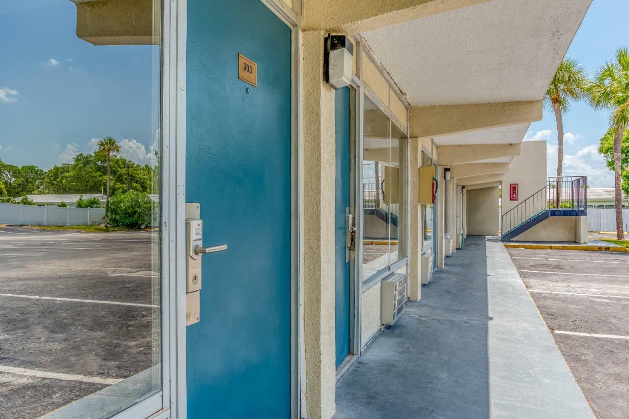 Bayside Inn Pinellas Park - Clearwater Exterior foto