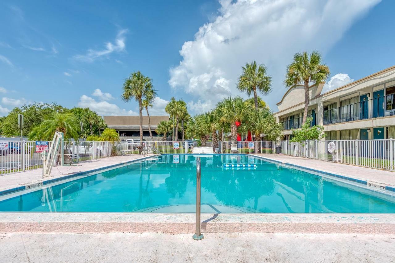 Bayside Inn Pinellas Park - Clearwater Exterior foto